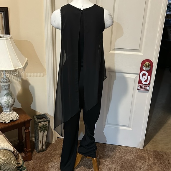 Venus Brilliant Poppy Jumpsuit. Size 2 - Picture 7 of 14